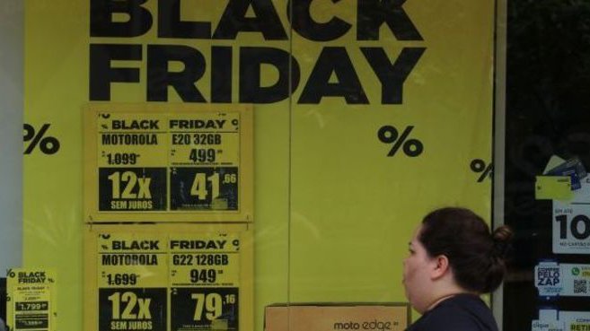 Black Friday: conheça os direitos do consumidor para não cair em golpes na hora das compras | Brasil