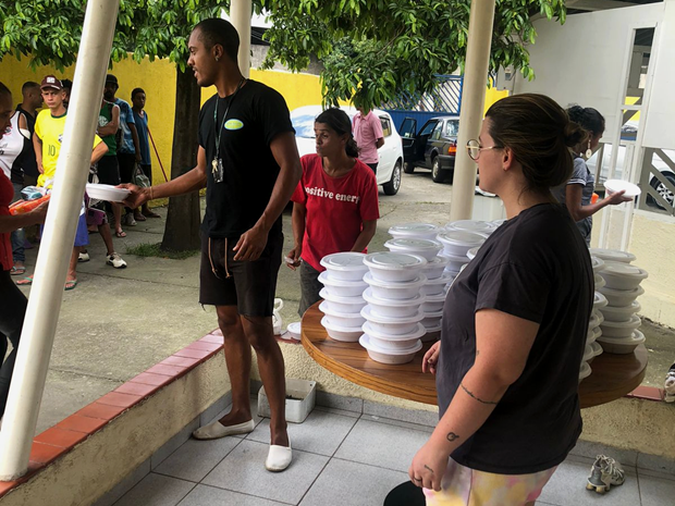 Ação “Natal de Verdade” beneficia diversas pessoas em situação de rua