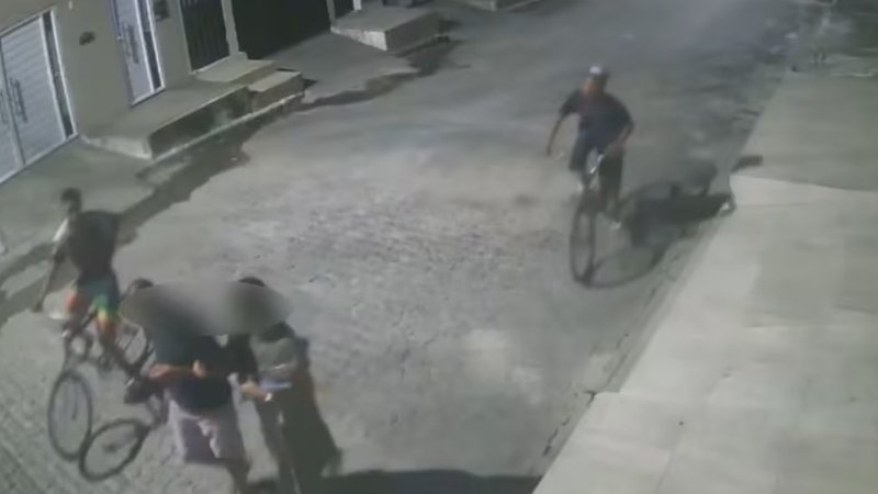 Casal é perseguido na saída da igreja e assaltantes realizam ameaças com faca em Aracaju; VÍDEO | Polícia