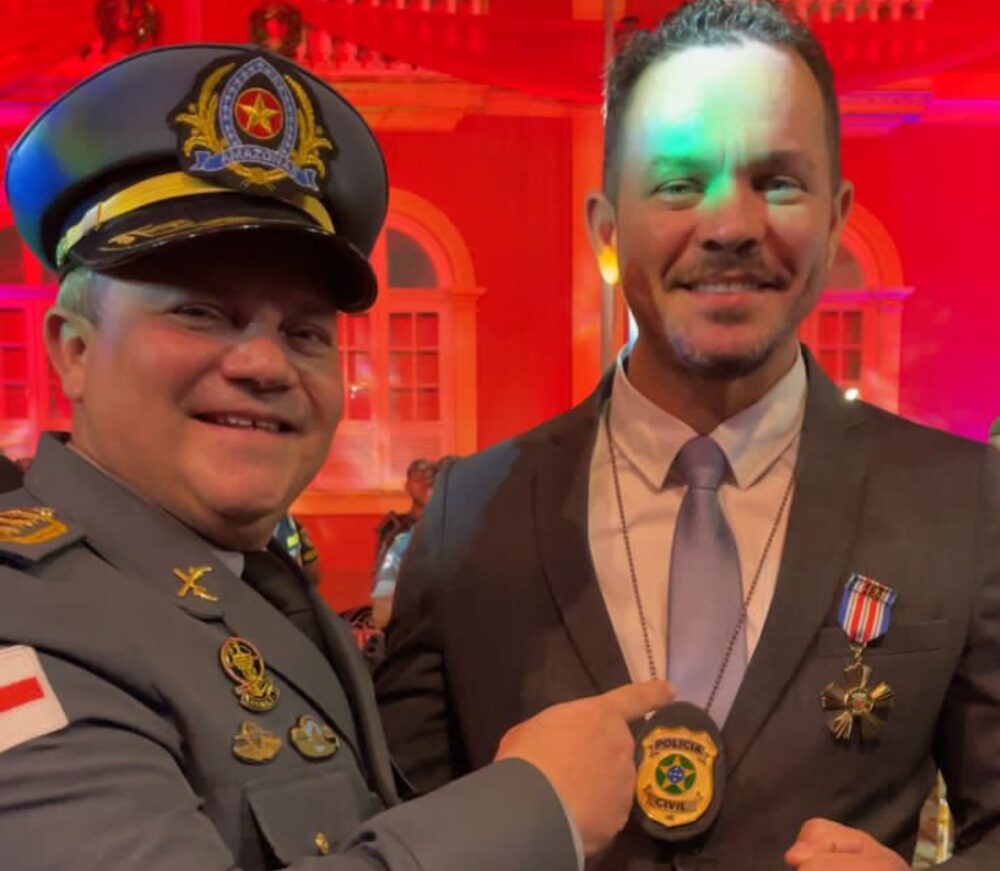 Instrutor de tiro da Acadepol de SE recebe medalha Cândido Mariano da Polícia Militar do Amazonas