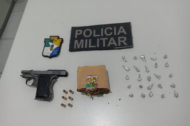 PM apreende arma de fogo e drogas em Lagarto