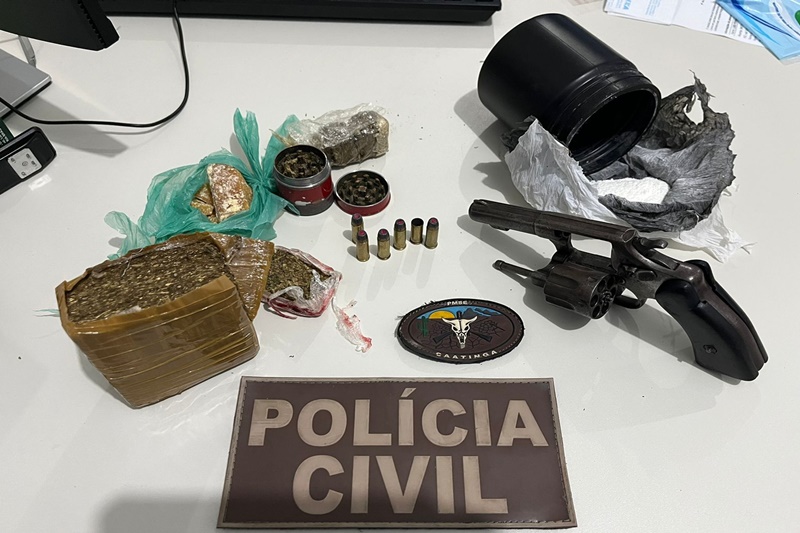 PM apreende arma, drogas e um veículo com restrição em Nossa Senhora da Glória