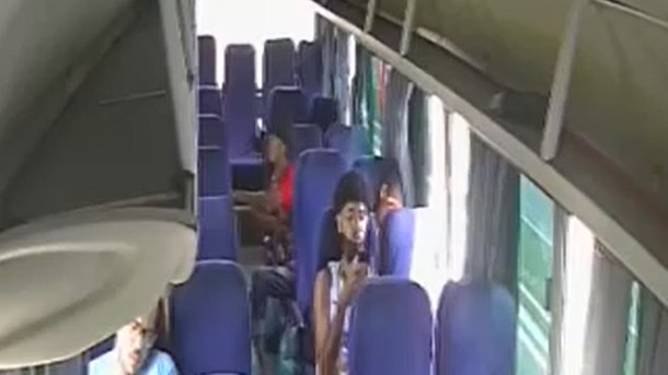 Passageiro de ônibus intermunicipal é assaltado e ameaçado com facão em Sergipe; VÍDEO | Polícia