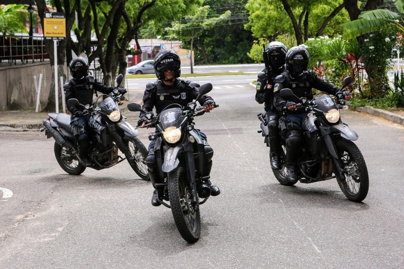 Polícia Militar prende homem por porte ilegal de arma de fogo no Bairro Coqueiral