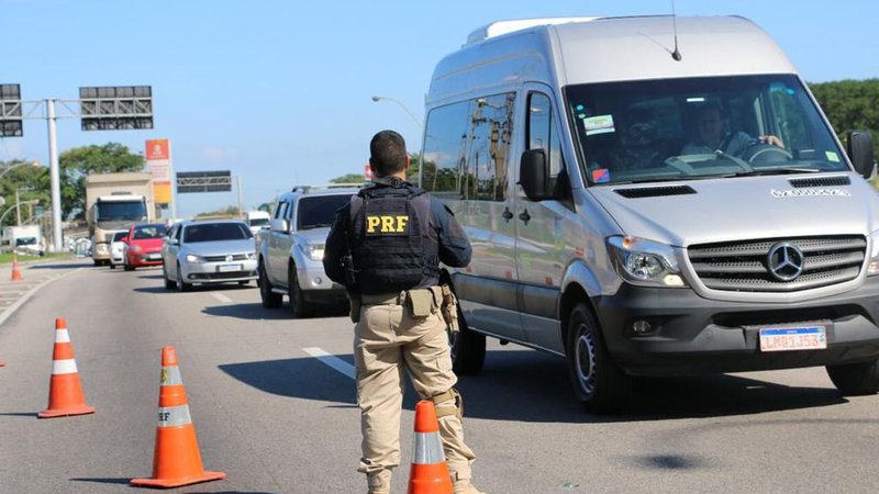 Número de multas a motoristas embriagados cresce 70% em relação a 2021