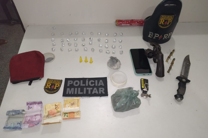 Polícia Militar prende mulher com 154 pedras de crack em Lagarto