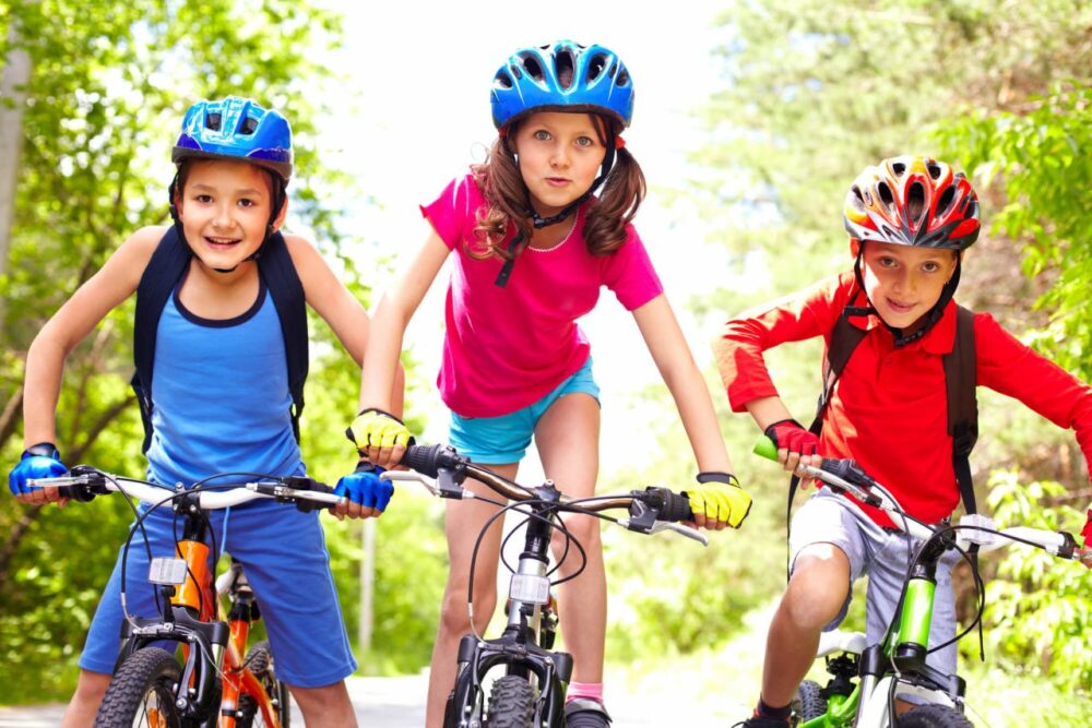 Andar de bicicleta ajuda no desenvolvimento infantil, diz estudo