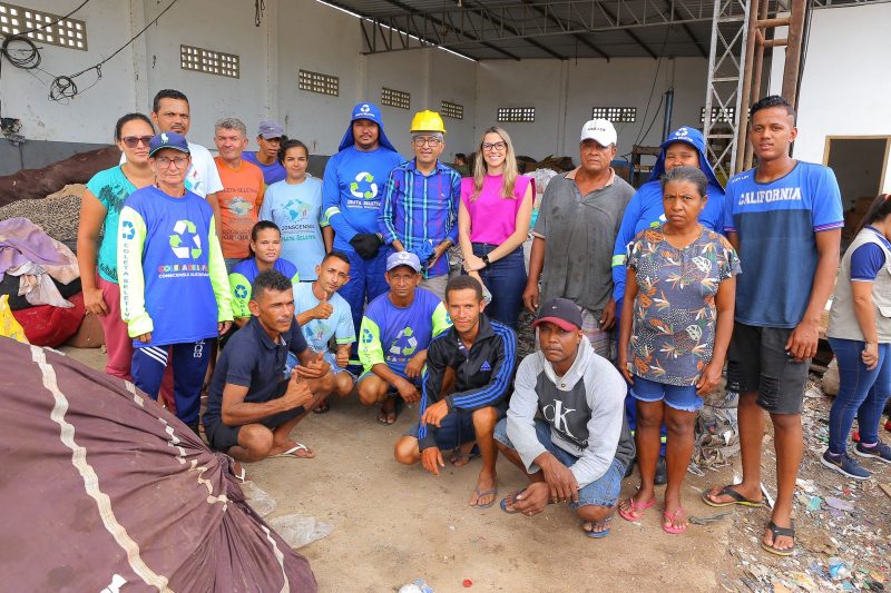 Meio Ambiente: Prefeitura de Lagarto entrega novos fardamentos aos Catadores da Coopcal