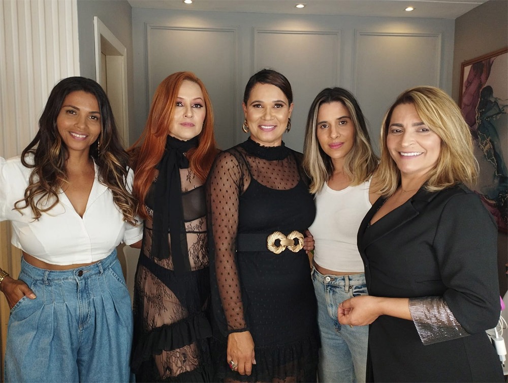 Lojas Elegance e Na Mala promovem projeto: Mulheres que Inspiram