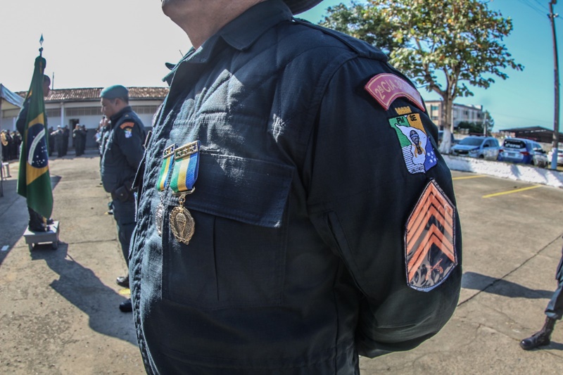 Comandante-geral homenageia integrantes do 3º BPM com medalhas do Mérito Policial e de Tempo de Serviço