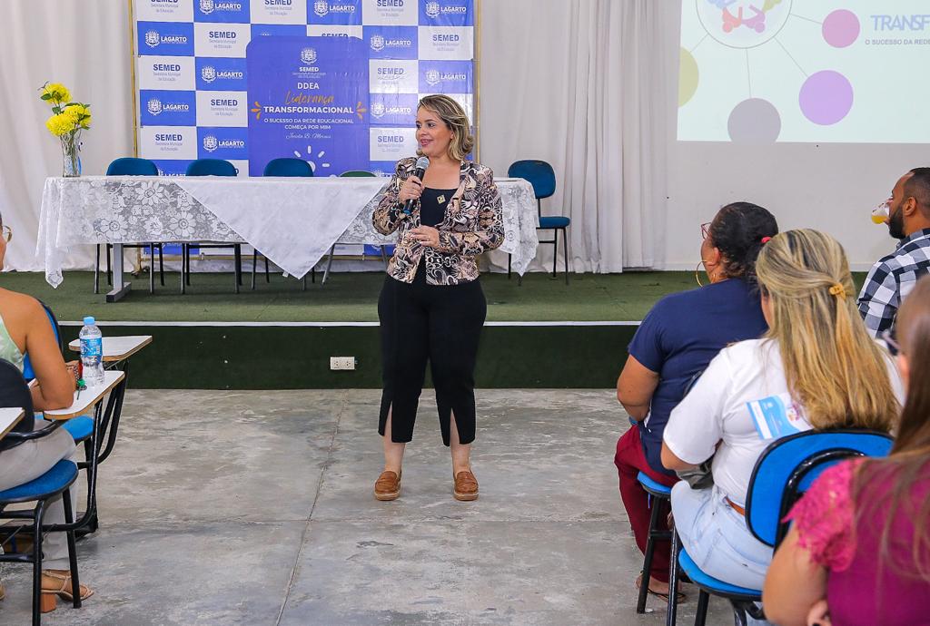 “Liderança Transformacional” é tema de palestra para diretores da Rede Municipal de Ensino