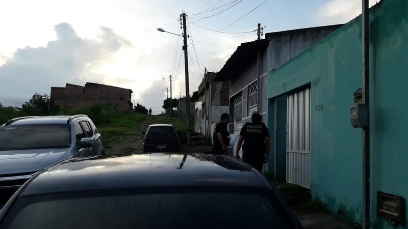 Polícia Federal deflagra operação contra fraude e venda ilegal de armas na Grande Aracaju