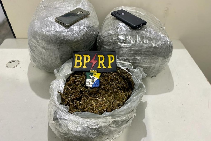 Polícia Militar apreende 12,5 Kg de maconha em Nossa Senhora do Socorro