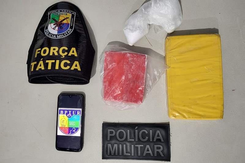 Polícia Militar apreende droga no Bairro Atalaia