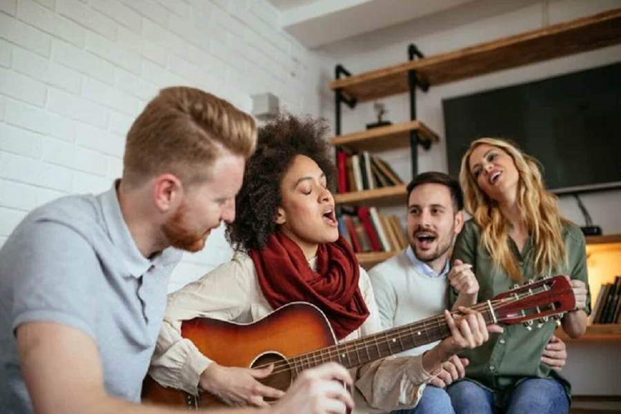 Veja como cantar estimula o bem-estar do corpo e da mente