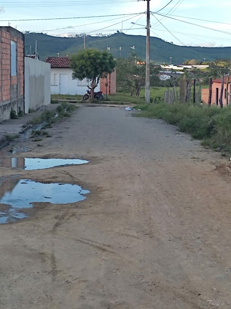 Moradores do Conjunto Eucalipto em Simão Dias cobram melhorias da prefeitura