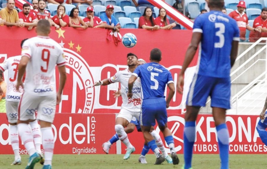 Em partida eletrizante, Negueba garante vitória do Confiança sobre o América na Série C do Brasileirão