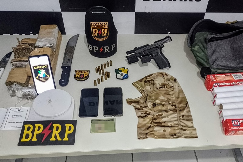 PM prende suspeito de tráfico de drogas e porte ilegal de arma de fogo no Bairro Aruana