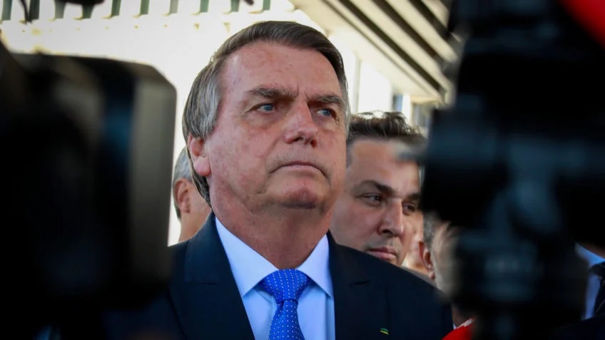 TSE retoma julgamento de ação que pode deixar Bolsonaro inelegível