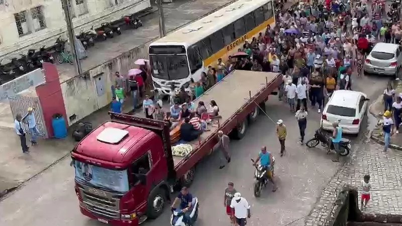 Corpo de caminhoneiro sergipano morto em acidente em Minas Gerais é sepultado em Campo do Brito