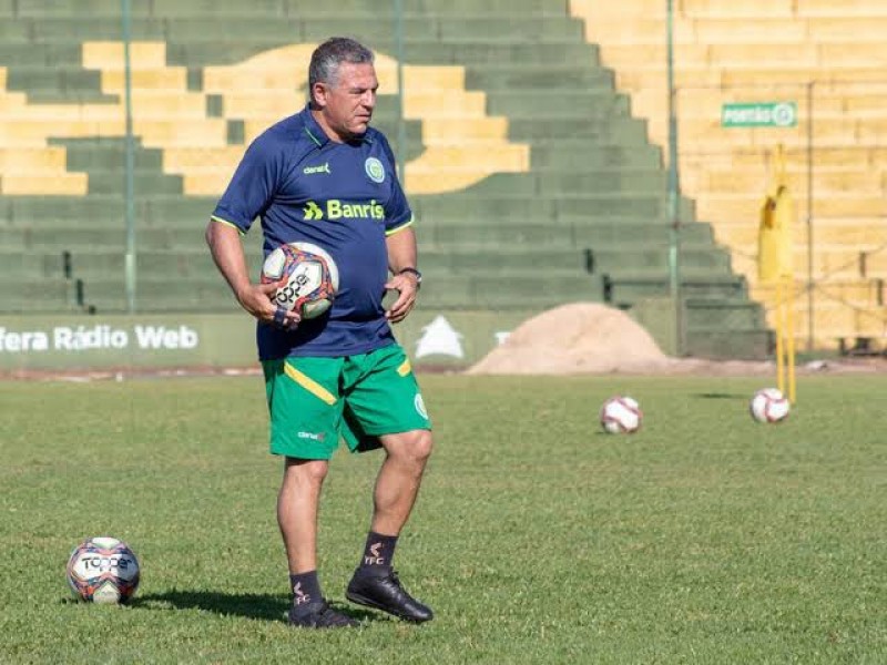 Luizinho Vieira é o novo técnico do Confiança