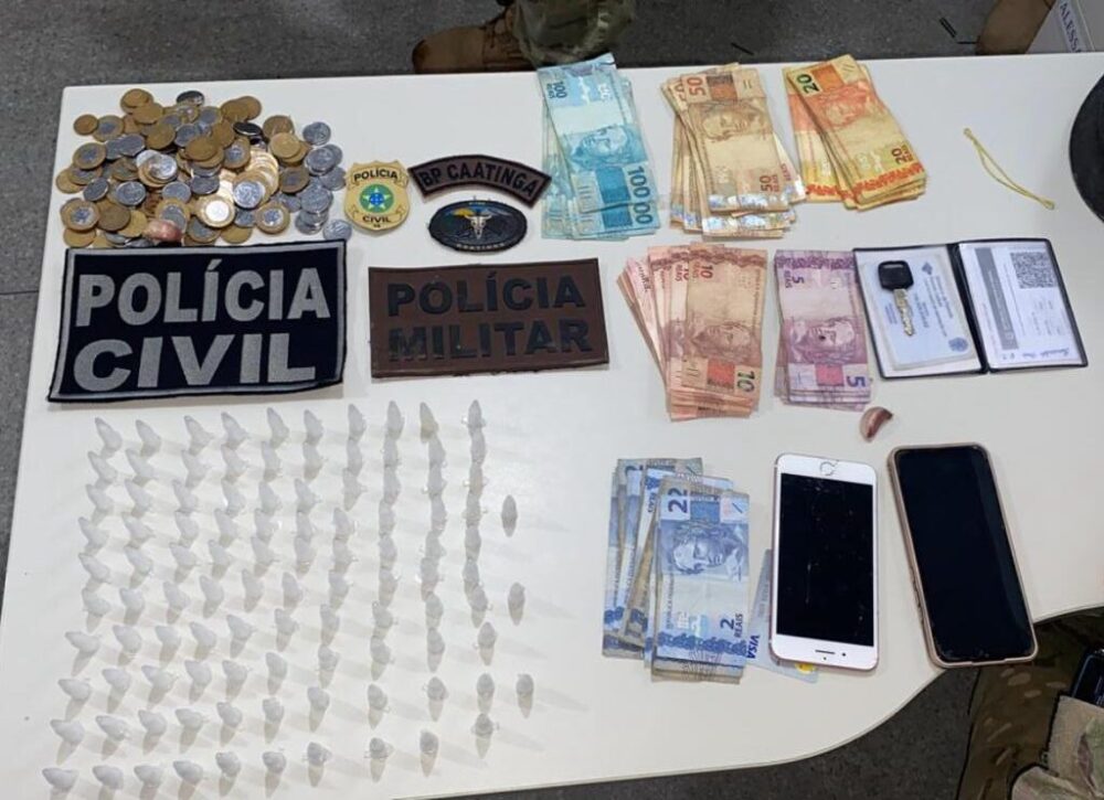 Ação conjunta prende homem em flagrante por tráfico de drogas e apreende R$ 2,7 mil