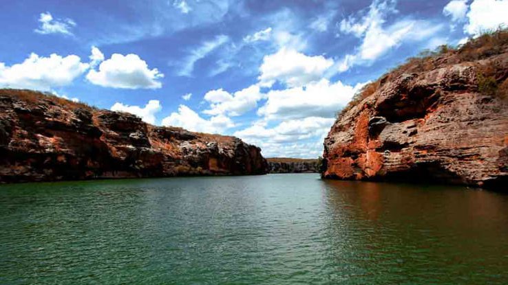 Turista morre durante passeio de catamarã nos Cânions de Xingó entre Sergipe e Alagoas