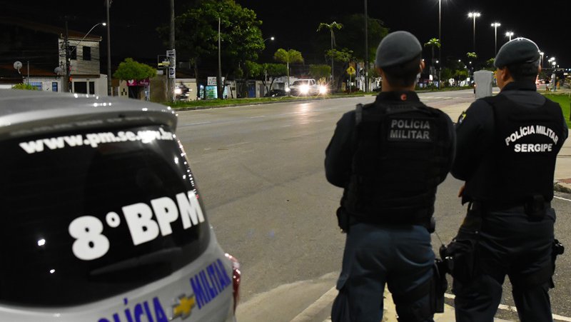 Três suspeitos são presos após perseguição e confronto com a policial em Aracaju