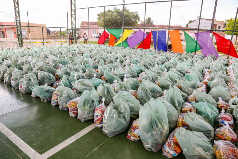 Prefeitura de Lagarto entrega mais de 30 toneladas de alimentos no povoado Brasília