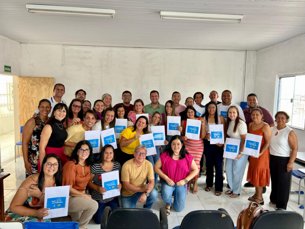 CMEL entrega autorizações de funcionamento para unidades de ensino municipais de Lagarto