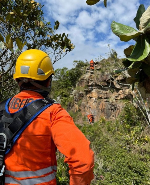 Corpo de Bombeiros atende solicitação do ICMBio para retirada de ancoragens irregulares no Parque Nacional Serra de Itabaiana