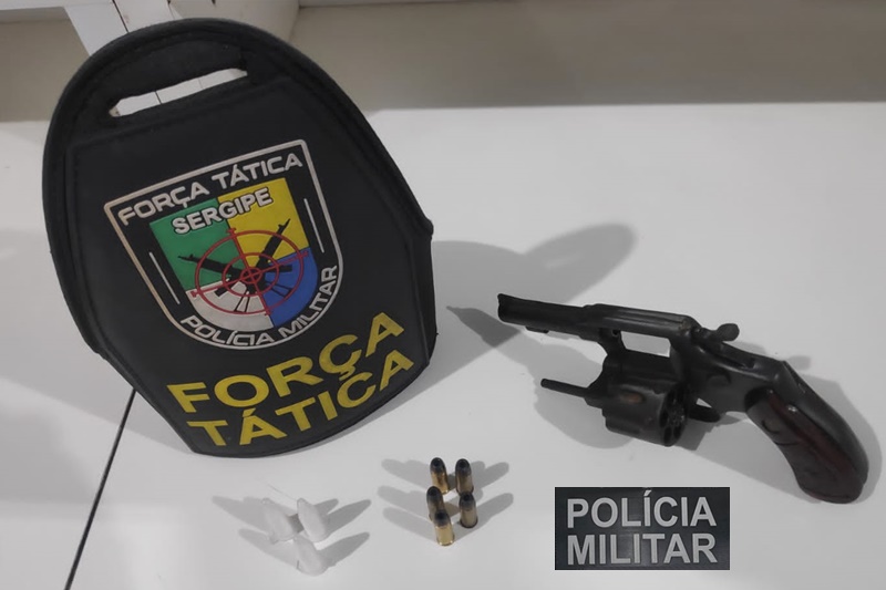 Polícia Militar prende dois homens e apreende uma arma de fogo em Itabaiana