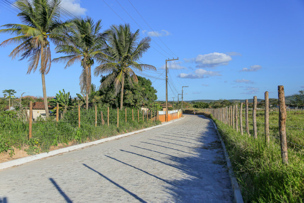 Prefeitura de Lagarto entrega primeira etapa do calçamento no Povoado Rio Fundo