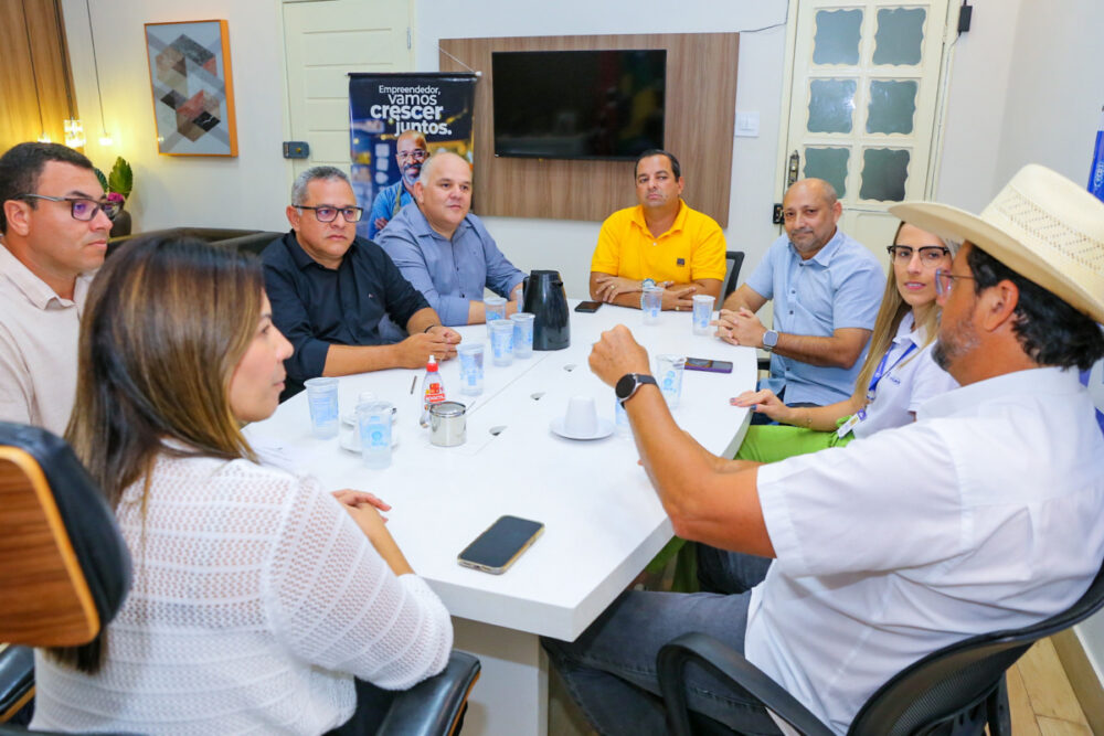 Entrega de adesão de empresas ao Pro-Lagarto reforça parcerias no município