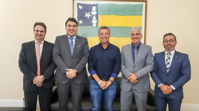 Governador se reúne com candidatos para a vaga de desembargador do TJ