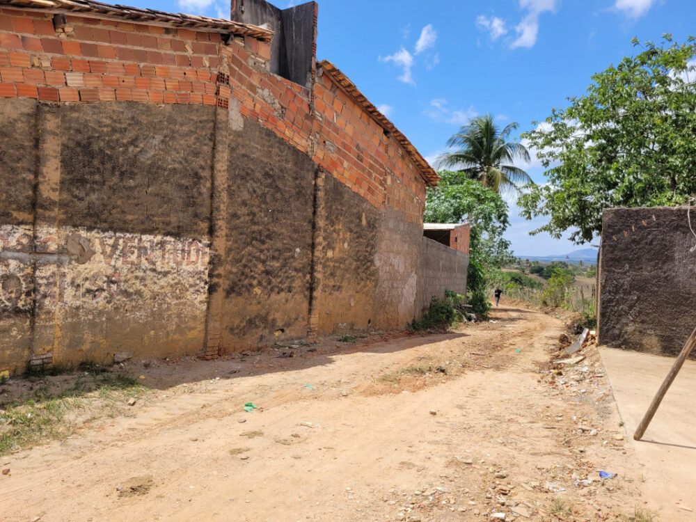 Prefeitura anuncia o início das obras de calçamento nas ruas Jatobá e trecho da Estrada da Barra no Povoado Jenipapo