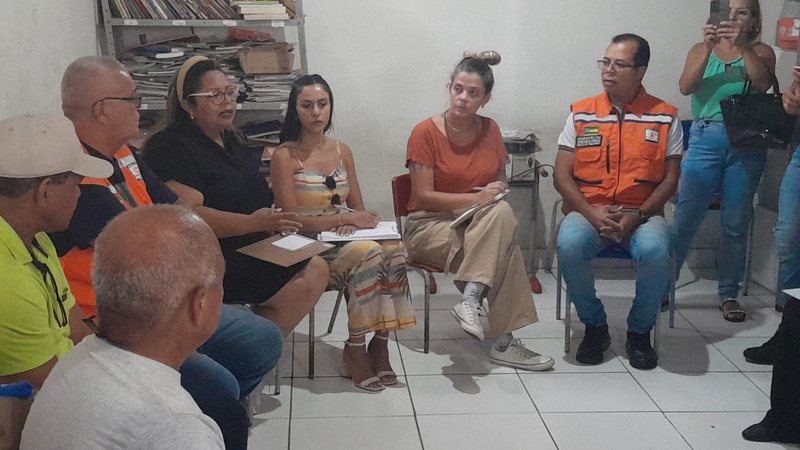 Defesa Civil monta sala de crise para discutir temporal em Neópolis