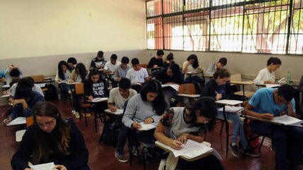 Senado aprova bolsa para estudantes do ensino médio da rede pública; projeto vai a sanção