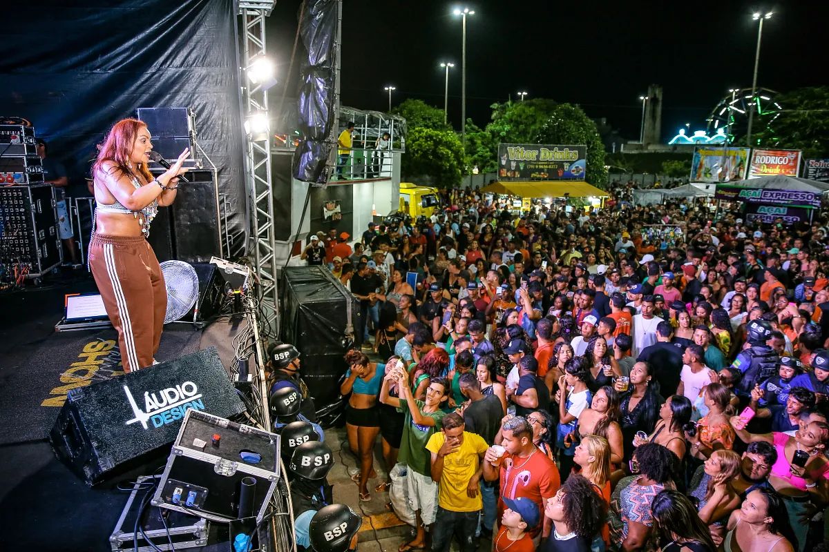 Colônia Treze em festa: Uma noite de pura diversão e boa música no Natal dos Povoados