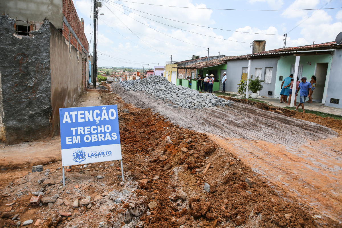 Prefeitura de Lagarto anuncia o início das obras de calçamento de mais duas ruas no Conjunto Albano Franco