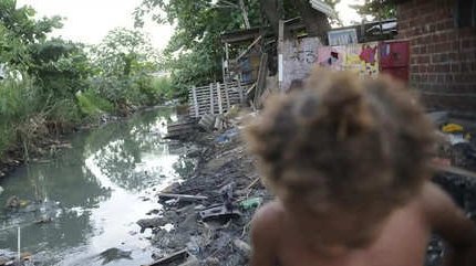 1,2 milhão de brasileiros vivem sem banheiro em casa, aponta IBGE
