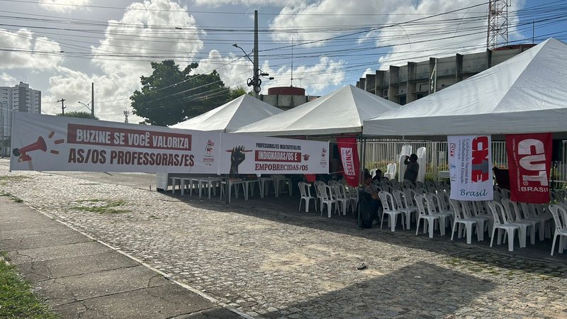 Professores da Rede Estadual seguem com paralisação nesta quarta-feira (22)