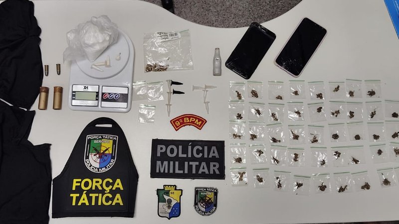 Drogas, armas e munição são apreendidas em Pirambu