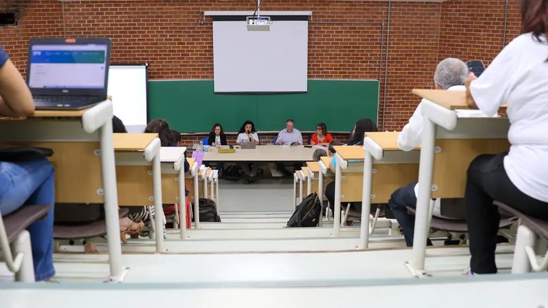 Andes anuncia fim da greve dos professores de universidades e instituições federais