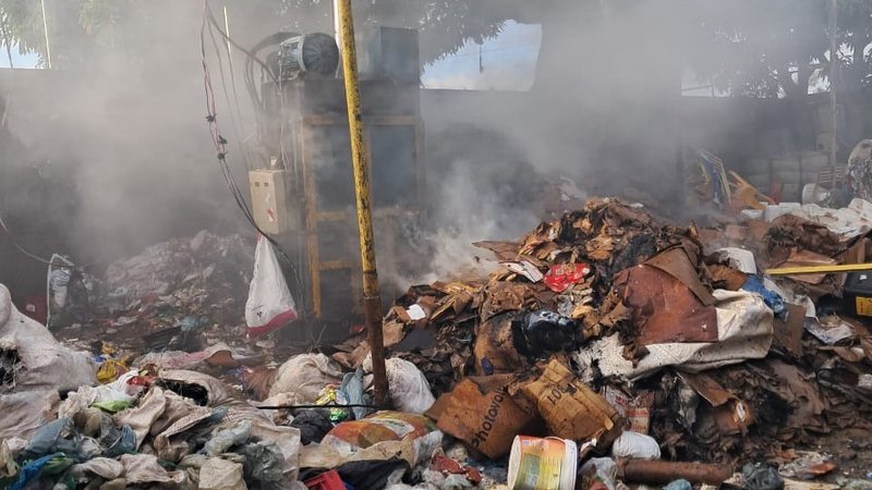 Galpão de reciclagem pega fogo no bairro queimadas, em Itabaiana | Sergipe