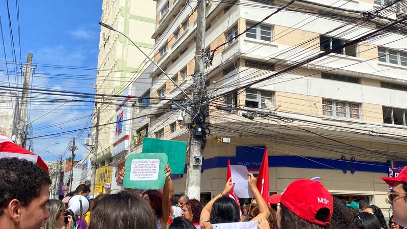 Manifestantes em Aracaju protestam contra Projeto de Lei que criminaliza o aborto