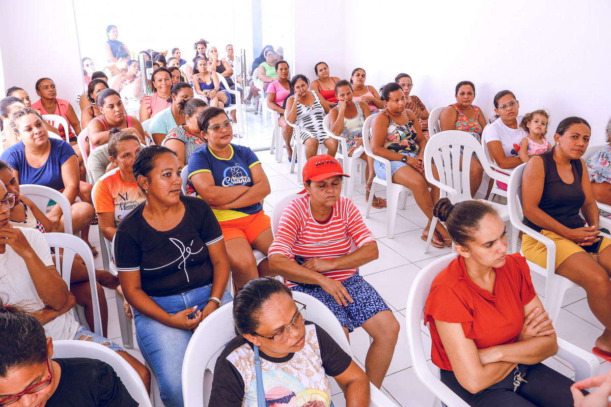 Prefeitura de Lagarto entrega mais de 130 cartões Cidadão Lagartense às raspadeiras de mandioca