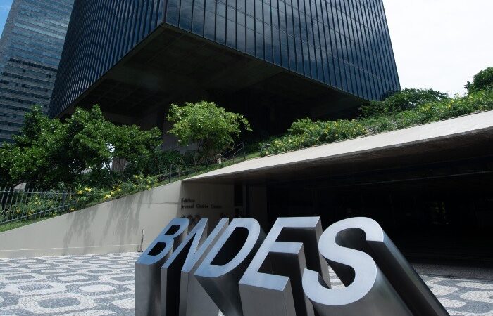 Após 12 anos, BNDES abre concurso para nível superior, com cotas de 30% para pessoas negras e 15% para PcD