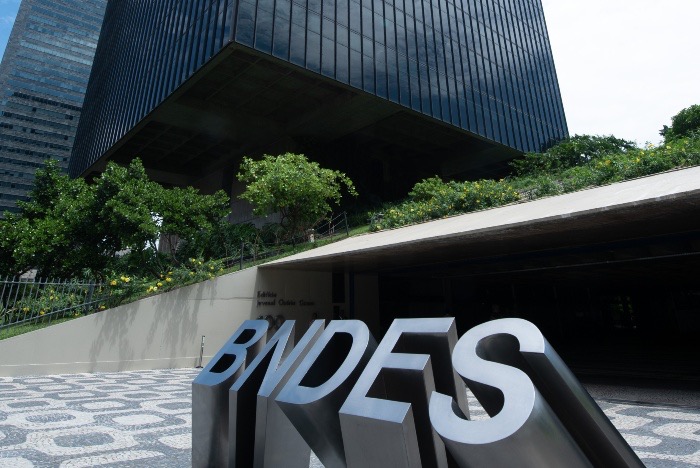Após 12 anos, BNDES abre concurso para nível superior, com cotas de 30% para pessoas negras e 15% para PcD