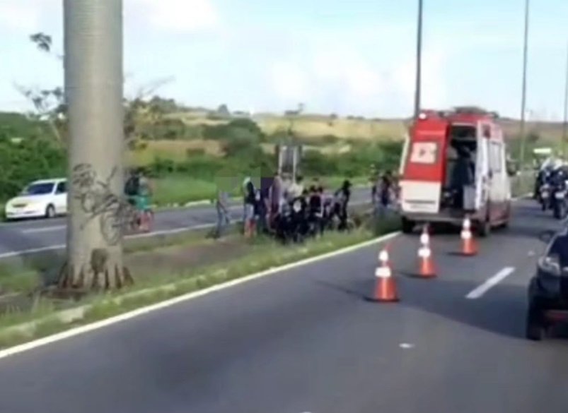 Motociclista se envolve em acidente na BR-101, na saída de Aracaju